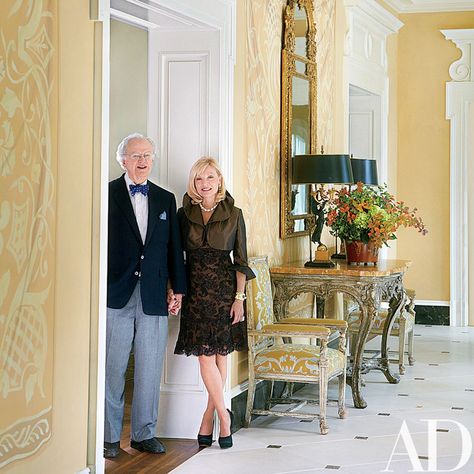 See How Bunny Williams Transformed a 1950s Georgian-Style Home in Virginia | Architectural Digest Georgian Style Homes, Georgian Interiors, Virginia House, Southern Decor, Bunny Williams Home, English Country Decor, Bunny Williams, English Country Style, Wedding Muslim