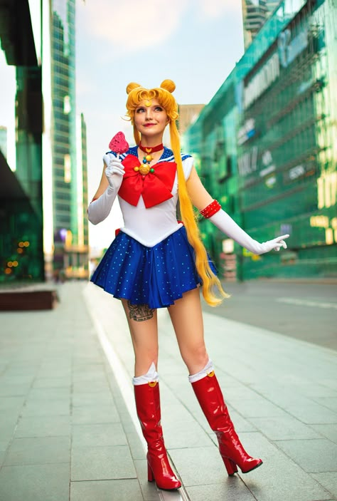 Sailor Moon Halloween Costumes, Budget Halloween Costumes, Sailor Moon Poses, Sailor Moon Halloween Costume, Moon Poses, Tattered Wedding Dress, Sailor Moon Pose, Sailor Moon Halloween, Sailor Moon Cosplay Costumes