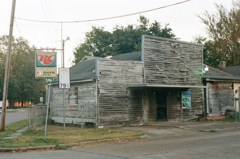 Greenville Mississippi, Juke Joints, Mississippi Delta, African American Culture, Southern Gothic, Country Store, The Blues, Favorite City, Ny Times