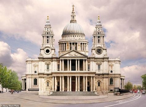 White House Usa, St Pauls Cathedral London, St. Paul’s Cathedral, London Cathedral, St Basils Cathedral, Florence Cathedral, House Beautiful Magazine, Gothic Buildings, Great Pyramid Of Giza