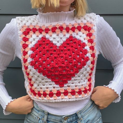 Heart Vest, Granny Square Vest, Crochet Valentine Patterns, Crochet Valentine, Vest Pattern Free, Quick Crochet Patterns, Crochet Vest Pattern, Valentines Crochet, Crochet Fashion Patterns