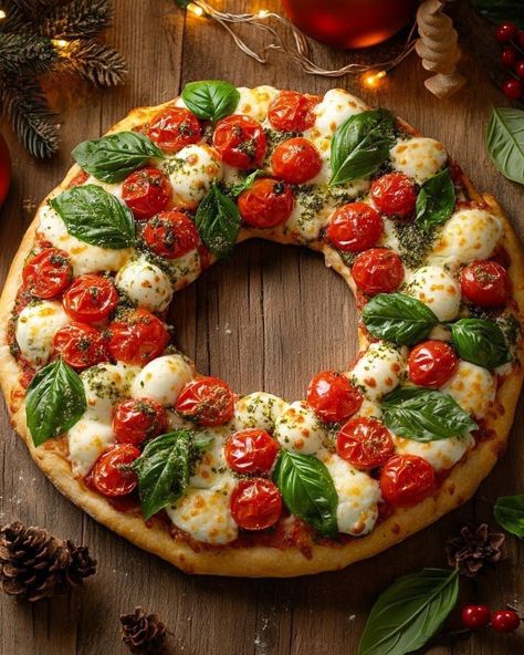 Wreath Pizza, Pizza Wreath, Food Wreath, Christmas Pizza, Ready Set Eat, Festive Food, Christmas 2025, Christmas Apps, Holiday Goodies