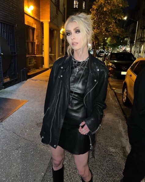 Taylor Momsen Style Outfits, Taylor Momsen Aesthetic, Taylor Momsen Outfits, Taylor Momsen Style, Taylor Momson, Taylor Michel Momsen, Pretty Reckless, The Pretty Reckless, Taylor Momsen