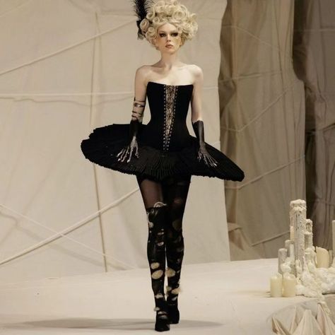 Women Fashion #fashion #model #runway #fashionweek Goth Runway Fashion, Runway Fashion, Fashion Week