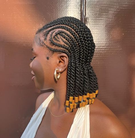 Alicia Keys 90s, All Back Hairstyle, Cornrows With Beads, Alicia Keys Braids, Latest Hair Braids, Cornrows Natural Hair, Cornrows Braids For Black Women, Short Box Braids Hairstyles, Protective Hairstyles For Natural Hair