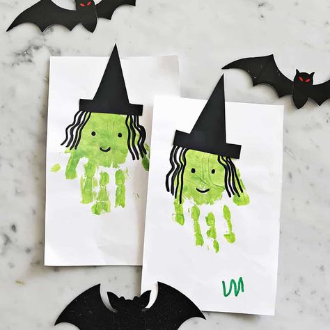 Witch Handprint, Halloween Kita, Halloween Infantil, Halloween Crafts Preschool, Halloween Arts, Halloween Crafts For Toddlers, October Crafts, Fall Arts And Crafts, Baby Art Projects