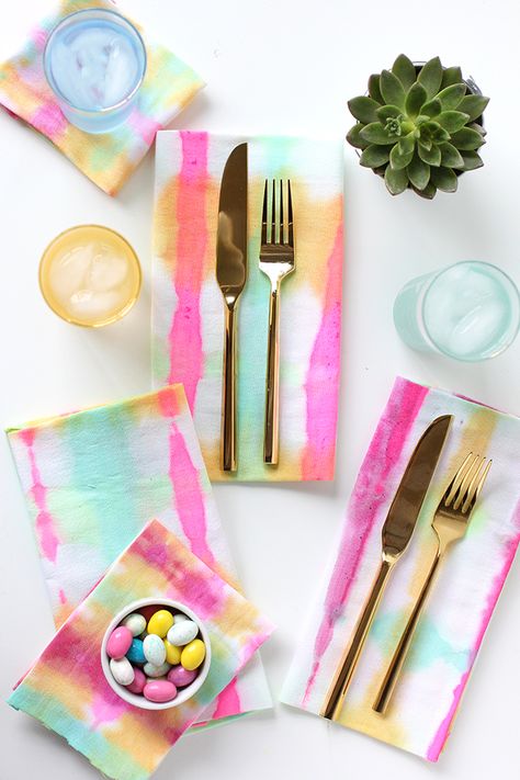 Tie-Dyed Watercolor Napkins | This project is super quick and easy, the results are so pretty, and these napkin can be used for all your Spring dinner parties.  #diywatercolor #watercolornapkins #tiedyedwatercolornapkins #diyhomedecor Do It Yourself Quotes, Napkin Ideas, Ty Dye, I Spy Diy, Spring Dinner, Diy Tie, Tie Dye Diy, Spring Party, Diy Watercolor