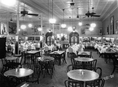 The dining room at Las Novedades Cafe & Restaurant, still at its original location, early 1940s. 1930s Restaurant, 1940s Restaurant, Environmental Sketch, Bauhaus Kitchen, Cute Desk Chair, Small Swivel Chair, White Restaurant, Spanish Restaurant, Table Clothes