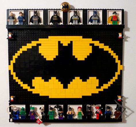 Batman Display Ideas, Lego Batman The Videogame, Lego Justice League, Lego Batmobile, Batman Hero, Lego Minifigure Display, Lego Halloween, Lego Display, Lego Diy