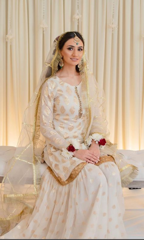 White Gharara Pakistani Nikkah, Nikkah Look, White Gharara, Bride Essentials, Nikkah Bride, Nikah Outfit, Dress Pakistani, Nikah Dress, Red Bridal Dress