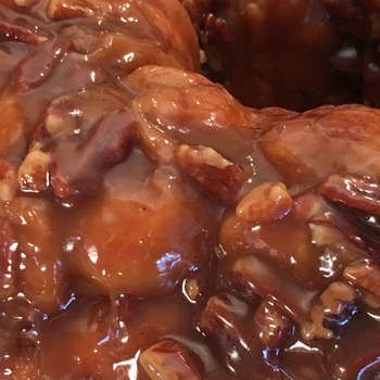 Cream Cheese-Stuffed Monkey Bread Pecan Monkey Bread, Cinnamon Sticky Buns, Sticky Buns Recipes, Frozen Bread Dough, Cinnamon Pecans, Butterscotch Pudding, Southern Kitchens, Caramel Pecan, Tailgate Food