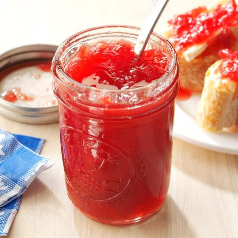 Pineapple-Rhubarb Jam مربى الفراولة, Best Rhubarb Recipes, Rhubarb Jam Recipes, Strawberry Rhubarb Jam, Canning Jams, Pineapple Jam, Strawberry Jam Recipe, Canning Jam, Rhubarb Jam