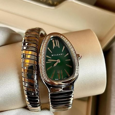 classy, classy outfits, classy aesthetic, classy gowns, classy bedrooms, jewellery Snake Movement, Bvlgari Watch, Bulgari Watch, Bulgari Serpenti, Xoxo Jewelry, Coiled Snake, Flexible Bracelet, Bezel Bracelet, Classy Gowns