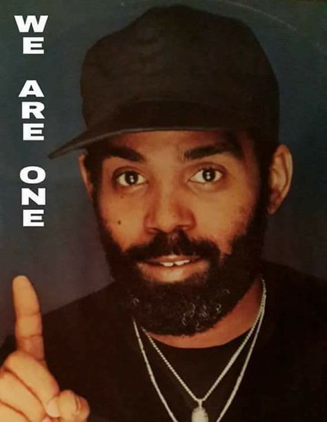 Frankie Beverly Black Music Artists, African American Vintage, Ribbon In The Sky, Frankie Beverly, Music Genius, Funk Music, Music Illustration, Black Entertainment, Jazz Funk