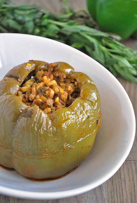 Dolmeh Felfel, Persian Stuffed bell peppers Healthy Stuffed Bell Peppers, Persian Food Iranian Cuisine, Iranian Recipes, Iranian Cuisine, Middle East Food, Persian Cuisine, Iranian Food, Middle Eastern Dishes, Turkish Food