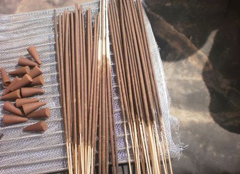 How to Make Incense Sticks — Recipes & Tutorials Crafting Library Make Incense Sticks, Make Incense, How To Make Incense, Homemade Incense, Recipes Tutorials, Incense Oil, Wiccan Crafts, Fragrance Oil Blends, Pagan Crafts