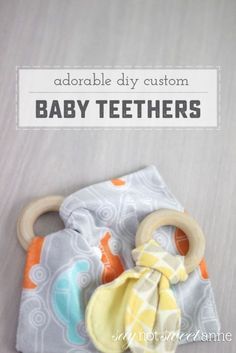 Diy Teethers For Baby, Diy Toys For Babies, Diy Rattle, Diy Keepsakes, Diy Baby Toys, Diy Teethers, Baby Gifts To Make, Baby Crafts Diy, Wood Teethers