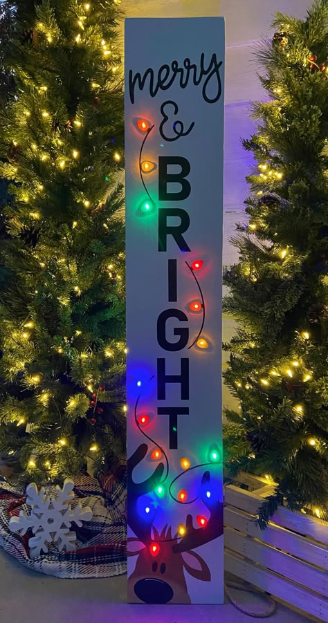 LED Lighted Reindeer Christmas Porch Sign Merry and Bright - Etsy Christmas Tree Front Porch Sign, Christmas Door Porch Sign, Christmas Decor Canvas, Porch Sitters Wood Crafts, Holiday Door Sign, Holiday Welcome Signs, Painted Porch Signs, Hristmas Crafts, Christmas Signs Wood Front Porches