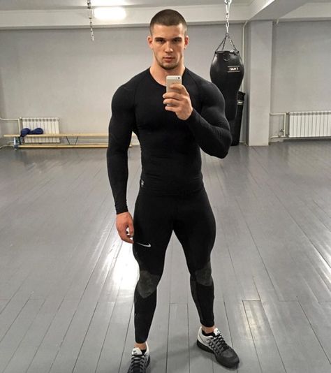 Men Selfies, Muscle Guy, Compression Tights Men, Spandex Suit, Sportswear Outfits, Gym Guys, Lycra Men, Muscle Hunks, Dance Tights