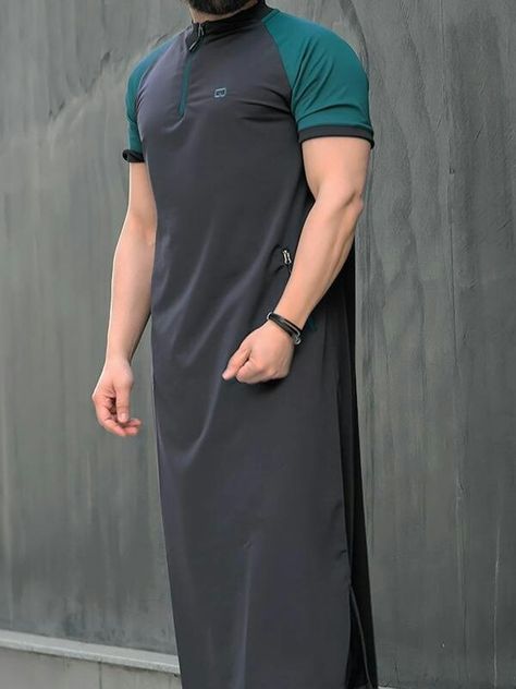 Kanzu Wear, Thobes Men, Muslim Men Clothing, Islamic Wear, Arab Men Fashion, African Wear For Men, Boys Kurta Design, Kurta Pajama Men, Men Fashion Photo