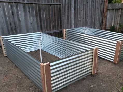 Raised Beds Diy, Diy Raised Garden Bed, Metal Garden Beds, Beds Diy, Metal Raised Garden Beds, Vegetable Garden Raised Beds, Building A Raised Garden, Diy Raised Garden, Raised Garden Beds Diy