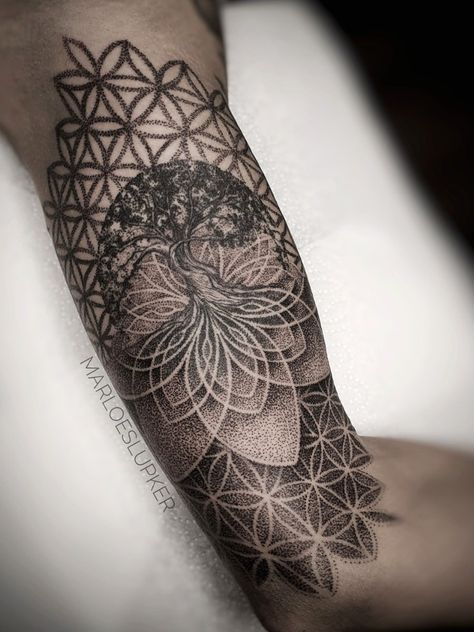 Geometric Tattoo Sleeve Designs, Geometric Tree, Flower Of Life Tattoo, Mushroom Tattoo, Geometric Mandala Tattoo, Geometric Sleeve Tattoo, Life Flower, Sacred Geometry Tattoo, Beautiful Flower Tattoos