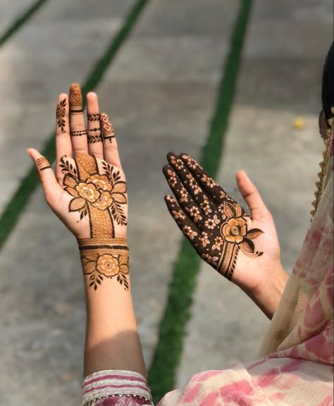 Henna Design Aesthetic, Mehndi Design Aesthetic, Henna Design Eid, Henna Designs Bridal, Mehndi Designs Bridal, Henna Black, Baby Mehndi Design, Henna Mehndi Designs, Beautiful Simple Mehndi Design