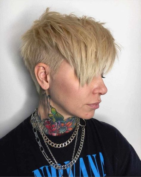 Wavy Balayage, Short Haircuts For Fine Hair, Short Punk Hair, Sleek Short Hair, 2018 Hair, Layered Short, Short Hairdos, Hair Patterns, Short Haircuts For Women