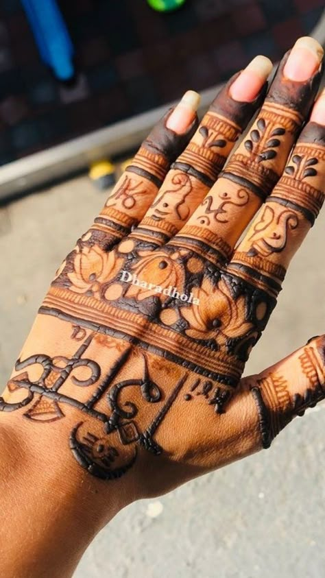 Kedarnath Mehndi Design, Vrat Mehndi Designs, Mahadev Mehndi Design Back Hand, Kedarnath Mehandi Design, Mehndi For Mahashivratri, Shiv Mehndi Designs Simple, Jaya Parvati Mehndi Designs Simple, Mahadev Mehndi Design Simple, Savan Special Mehndi