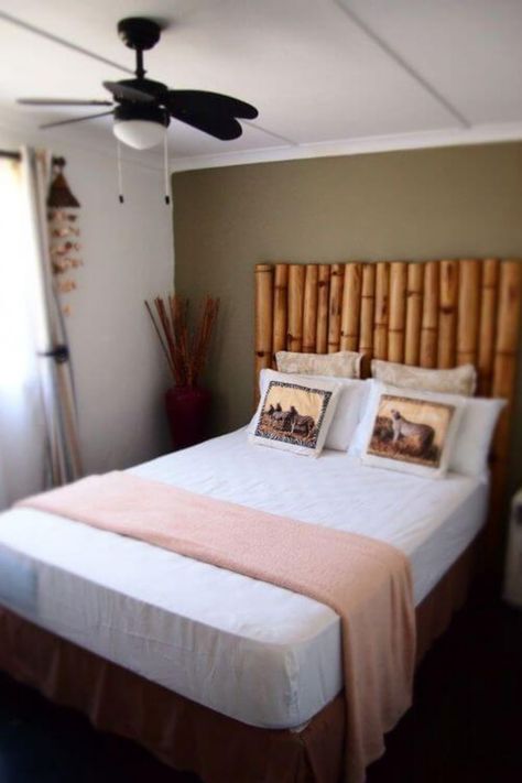 21 Creative DIY Bamboo Home Decor Ideas Bamboo Beds, Asian Bed, Backboards For Beds, Bamboo Home Decor, Bamboo Headboard, Bamboo Wall Decor, Bamboo Home, Diy Bamboo, Bamboo Diy