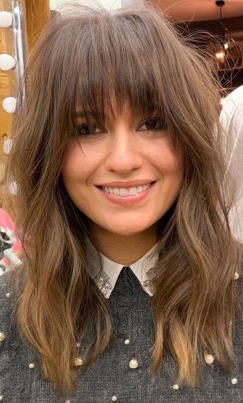 Bangs For Medium Length Hair Straight, Mid Length Hair With Bangs Fine Hair, Ghost Bangs Hair, Trendy Haircuts For Medium Hair With Bangs, Long Lob Haircut With Layers Bangs, Ghost Cut Hair, Trendy Medium Length Haircuts With Bangs, Medium Length Fine Hair With Layers, Ghost Layers Haircut