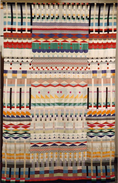 Gallery of New Book Tells the Forgotten Histories of Bauhaus Women - 4 Bauhaus Textiles, Bauhaus Interior, Anni Albers, Bauhaus Art, Design Textile, Design Studios, Art Textile, Jacquard Weave, Textile Patterns