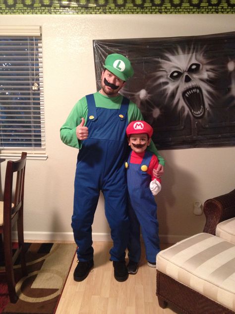 Father and Son Mario and Luigi! Mario And Luigi Costumes, Luigi Costume, Mario Y Luigi, Dad And Son, Mario And Luigi, Father And Son, Fall Thanksgiving, Peaches, Fall Halloween