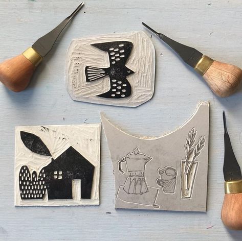 Tiny Linocut, Printmaking Stamps, Small Lino Prints, Small Linocut Stamps, Small Linocut, Eraser Printmaking, Stamp Print, Easy Linocut, Easy Lino Print Ideas