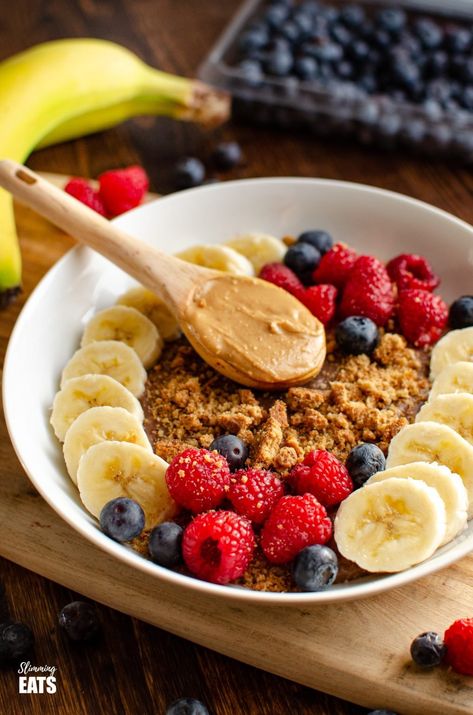 Peanut Butter Bowl, Chocolate Peanut Butter Oatmeal, Oatmeal With Fruit, Oatmeal Bowl, Chocolate Almond Milk, Oatmeal Bowls, Clean Eating Breakfast, Chocolate Oatmeal, Peanut Butter Oatmeal