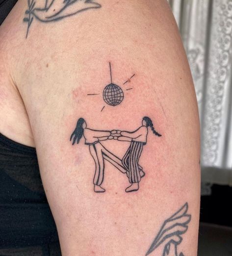 Ignorant Style Tattoo, Sisters Tattoo, Traditional Tattoo Designs, Bestie Tattoo, Illustration Tattoo, Sibling Tattoos, Silhouette Tattoos, Tattoo Artwork, Cute Small Tattoos