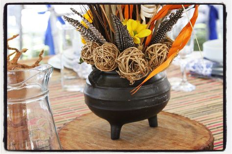 Traditional African wedding centerpieces and decor. www.facebook.com/joburgtents or SecundaTents&Events African Themed Centerpieces, African Event Decor Ideas, African Picnic, Traditional African Wedding, Zulu Traditional Wedding, African Wedding Theme, Traditional Decor Southern, African Inspired Wedding, African Interior Design