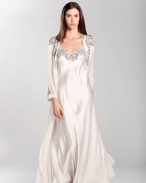 Silky and shiny Gaun Koktail, Beautiful Nightgown, Night Wear Dress, Bridal Nightwear, Bridal Nightgown, Satin Nightgown, Long Nightgown, Silk Nightwear, Sleepwear Fashion