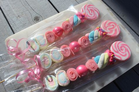 Candy Kabob Ideas, Candy Favors Ideas Birthday, Valentine Kabobs, Pastel Marshmallows, Candy Skewers, Gender Reveal Candy, Cowgirl Invitations, Candy Theme Birthday Party, Wholesale Candy