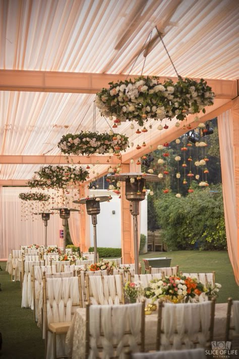 Hanging Floral Decor, Wedding Hall Decorations, Destination Wedding Decor, Wedding Background Decoration, Delhi Wedding, Wedding Decorations On A Budget, Mandap Decor, Desi Wedding Decor, Beautiful Wedding Decorations