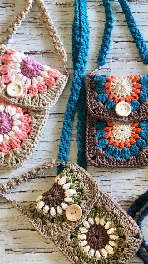 Granny Square Purse, Phone Bag Crochet, Crochet Boho Bag, Square Purse, Bead Hair Accessories, Free Crochet Bag, Easy Crochet Stitches, Granny Square Bag, Crochet Pouch