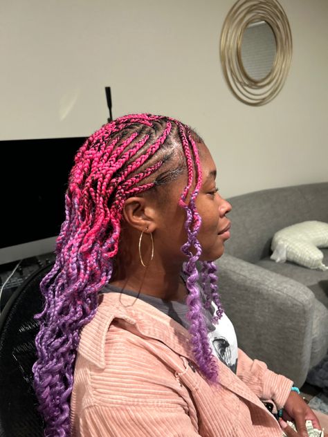 Pink to purple ombre, fulani braids , braid inspo #braidinspo #tribalbraidstyle #braids #braidstyles #tribalbraidinspo #tribalbraidinspo Purple Fulani Braids, Purple Braids Hairstyles, Pink And Purple Box Braids, Pink Purple Braids, Pink And Purple Braids, Short Bob Hairstyles Curly, Old Box Braids, Bob Hairstyles Curly, Braids Purple