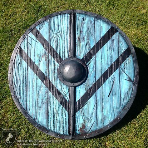 Image result for lagertha shield Lagertha Shield, Viking Shield Design, Escudo Viking, Vikings Lagertha, Viking Party, Viking Cosplay, Viking Costume, Viking Shield, Norse Tattoo