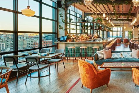 Best Rooftop Bars in Chicago: Cool Places to Drink With a Good View - Thrillist Rooftop Bars Chicago, Chicago Rooftop, Chicago Vacation, Chicago Bars, North Chicago, Midwest Living, Hotel Lounge, Best Rooftop Bars, German Style