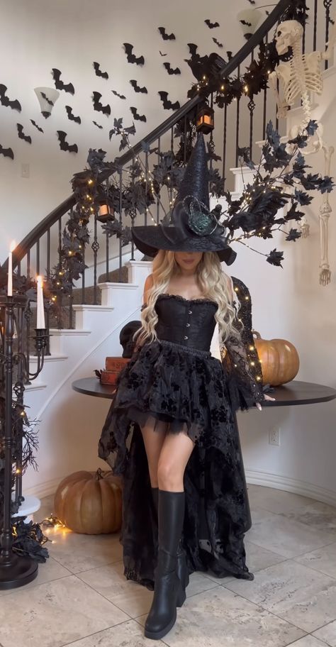 Witches Costumes For Women, Witch Costume Diy, Pretty Halloween Costumes, Witch Halloween Costume, Trendy Halloween Costumes, Unique Halloween Costumes, Halloween Costume Outfits, Halloween Costumes Makeup, Witch Outfit