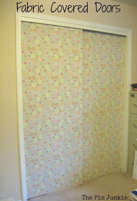 The Pin Junkie: Closet Door Makeover. fabric covering! genius! texture and color! Door Makeover Diy, Closet Door Makeover, Trendy Door, Mirror Closet Doors, Door Coverings, Closet Door, Diy Barn Door, Front Door Colors, Diy Makeover