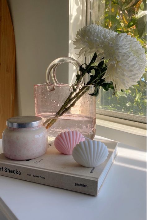 Purse Vase, Table Decorations Wedding, Unique Flower Vases, Shell Trinket Dish, Seashell Candles, Flowers Unique, Girly Decor, Vase For Flowers, Amazon Decor