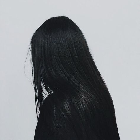 A girl from the streets of Meteor City Black Hair Hairstyles, Black Hair Aesthetic, Aleister Crowley, Isabelle Lightwood, Hair Aesthetic, Long Black Hair, Character Aesthetic, Long Black, Black Aesthetic