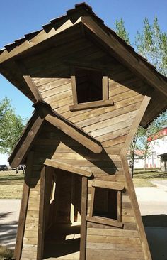 Crooked Playhouse, Odd Houses, Backyard Treehouse, Luxury Playhouses, Modern Playhouse, Lethbridge Alberta, Playhouse Ideas, Crooked House, Play Area Backyard