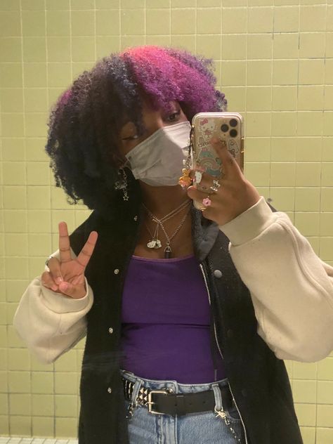 4b Hair Dye Ideas, 4c Dyed Hair, Dyed Afro Hair 4c Blue, 4a Dyed Hair, Purple Afro Hair Black Women, Dyed Afro Hair 4c Purple, Afro Hair Dye, Big Afro Hair Aesthetic, Color Block Hair